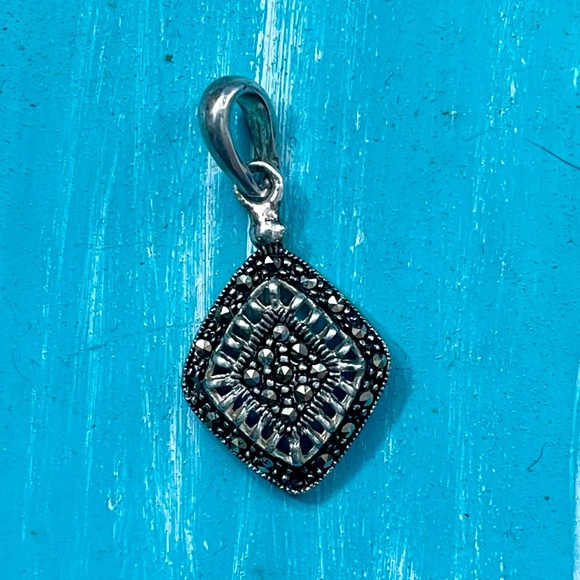 Sterling Silver Necklace Pendant - Picture 1 of 4